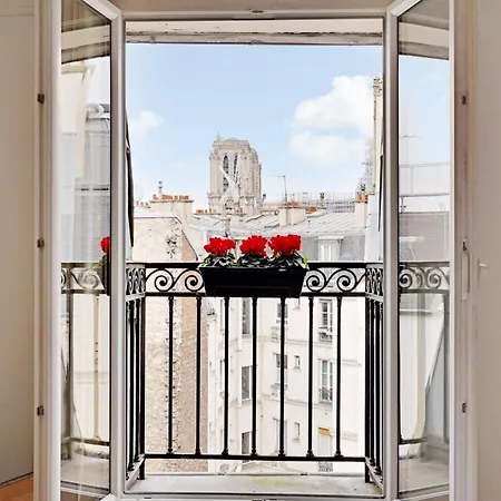 Saint Germain - Notre-dame Apartment